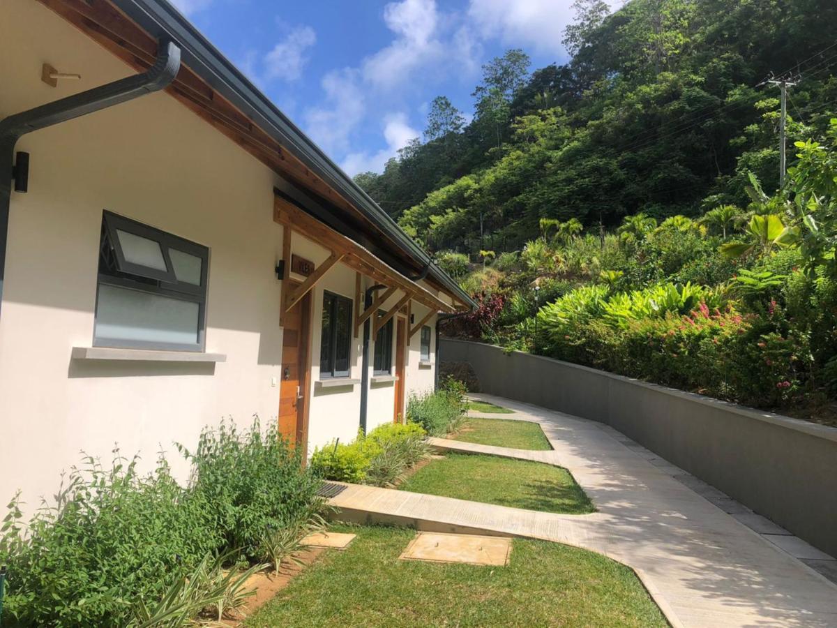 Paradise Chalets Yoga & Wellness Takamaka Ngoại thất bức ảnh